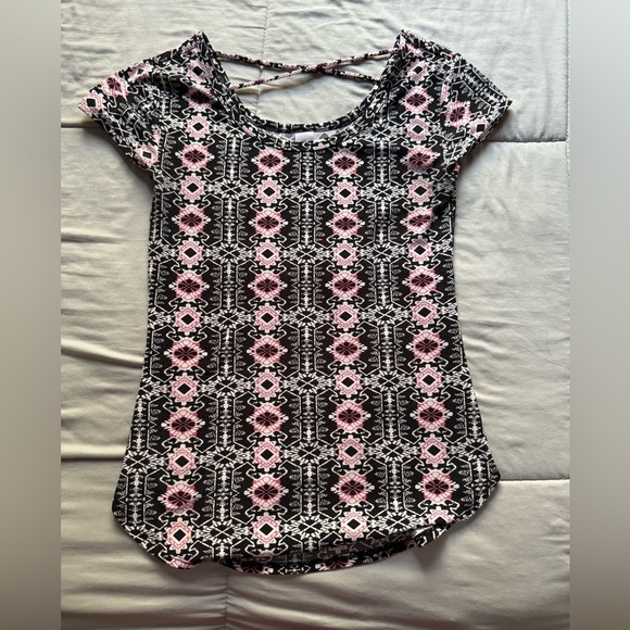 No Boundaries Small Tribal Print Cross-Back Top - Picture 4 of 4